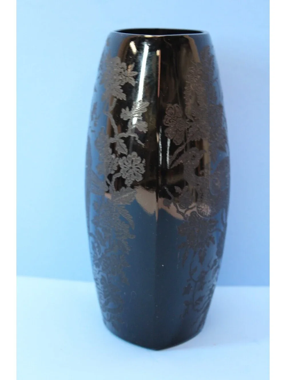 Vtg Asian Peacock & Rose Nora Bird Reverse Black/Ebony Porcelain Etched Vase 8x6